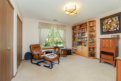 Beautifully updated and move-in ready condo in the desirable - photo 12