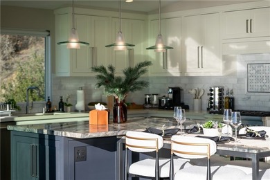 Fully Furnished Rental with Breathtaking Panoramic Coastline and - photo 17