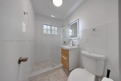 Rare opportunity to acquire Casa Park, a fully renovated 14-unit - photo 20