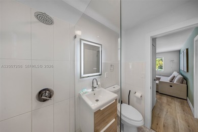 Rare opportunity to acquire Casa Park, a fully renovated 14-unit - photo 21
