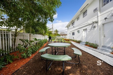 Rare opportunity to acquire Casa Park, a fully renovated 14-unit - photo 29