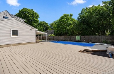 Welcome to this beautifully renovated 4-bedroom, 2-bath Cape - photo 31