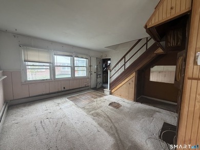 2 BR, 1 BA townhouse-style unit with great potential! Features - photo 4