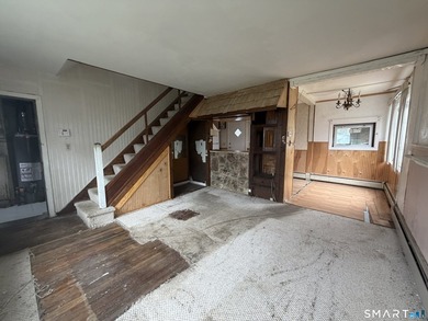 2 BR, 1 BA townhouse-style unit with great potential! Features - photo 5