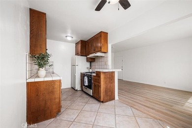 Premier location in Belmont Shore~ WALKING DISTANCE to the Ocean - photo 11