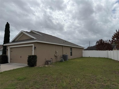 *NEW ROOF + COMMUNITY POOL! Beautiful 3BR home in Groves at - photo 22