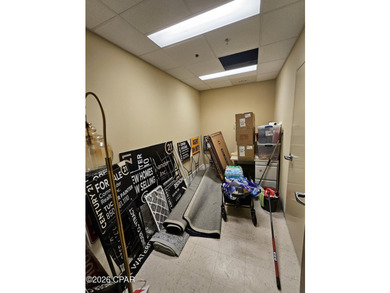 VERY LARGE PRICE REDUCTION. This property is the perfect spot - photo 32
