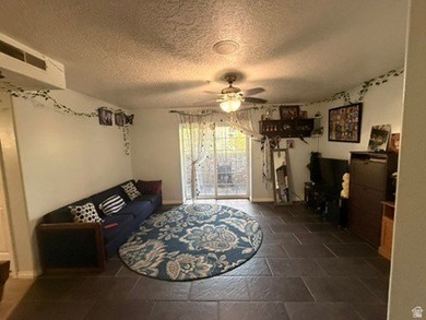 Welcome to this beautifully maintained 3-bedroom, 2-bathroom - photo 2