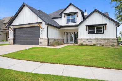 Lake Waco Home Active Under Con in Woodway Texas