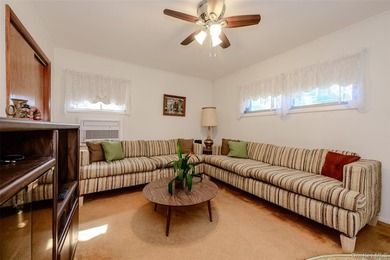 Meticulously maintained by the owner, this classic Cape - photo 11