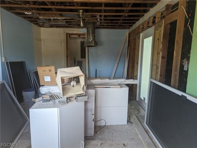 ***CASH ONLY*** Handyman Special, Home is being offered AS-IS - photo 12