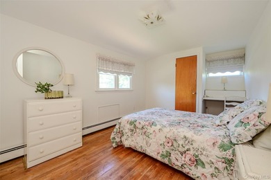 Meticulously maintained by the owner, this classic Cape - photo 17