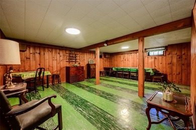 Meticulously maintained by the owner, this classic Cape - photo 20