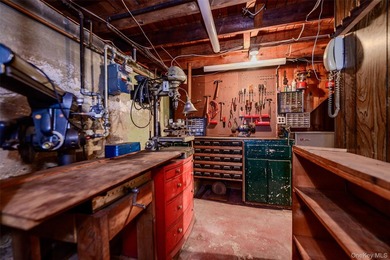 Meticulously maintained by the owner, this classic Cape - photo 23