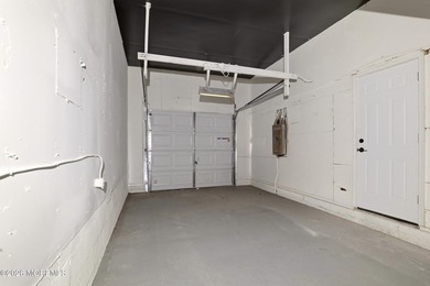 Completely renovated and move-in ready 3-bedroom, 2-bath ranch - photo 24
