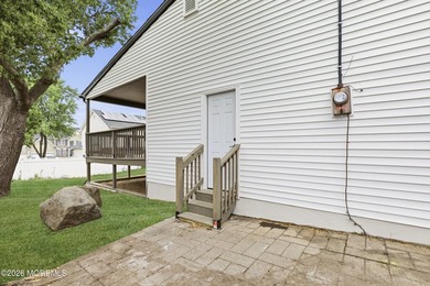Completely renovated and move-in ready 3-bedroom, 2-bath ranch - photo 25