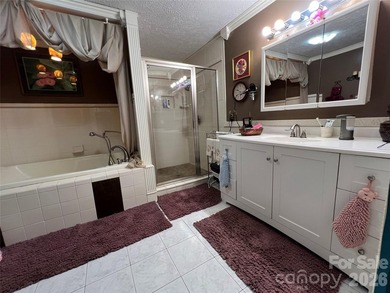 Looking for a big home with lots of space and storage? Here it - photo 26