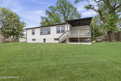 Completely renovated and move-in ready 3-bedroom, 2-bath ranch - photo 27