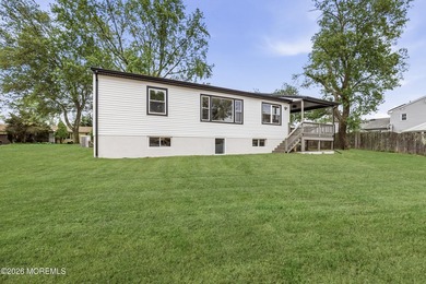 Completely renovated and move-in ready 3-bedroom, 2-bath ranch - photo 28