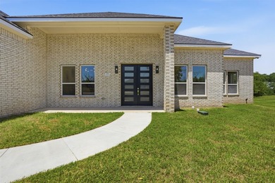 Discover the perfect blend of modern design, flexible living - photo 2