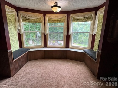 Looking for a big home with lots of space and storage? Here it - photo 33