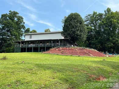 Looking for a big home with lots of space and storage? Here it - photo 48