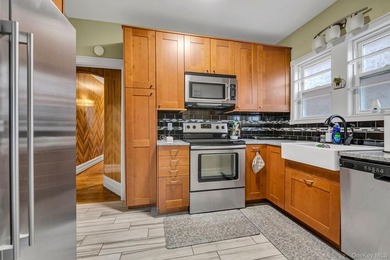 Brick detached 2-family home featuring a spacious 5-room - photo 6