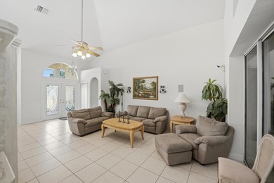 Welcome to this well-appointed single-story residence in Winding - photo 11