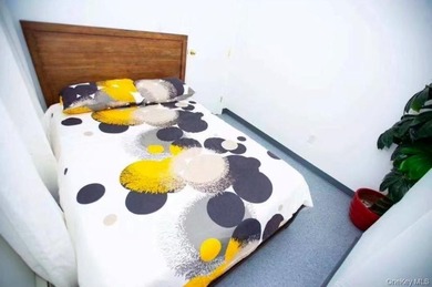 Welcome to 39-21 Janet Place, ideally located in the heart of - photo 13