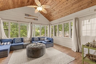 Experience the ultimate lakefront retreat on beautiful Fort - photo 14