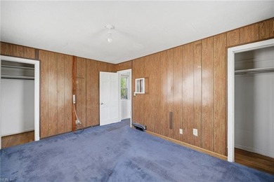 Great investment opportunity with a large detached garage - photo 17