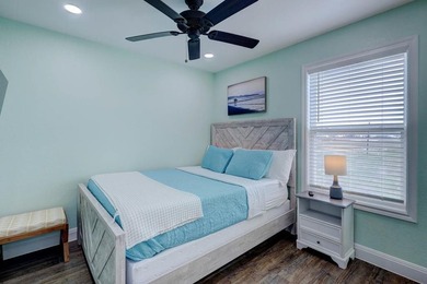 New fully furnished Coastal cottage stilt home in Holiday Beach - photo 19