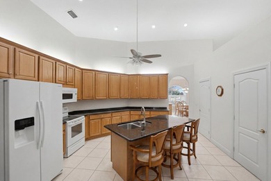 Welcome to this well-appointed single-story residence in Winding - photo 20