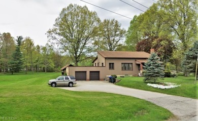 (private lake) Home For Sale in Cuyahoga Falls Ohio