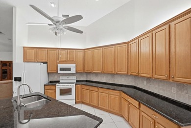 Welcome to this well-appointed single-story residence in Winding - photo 22