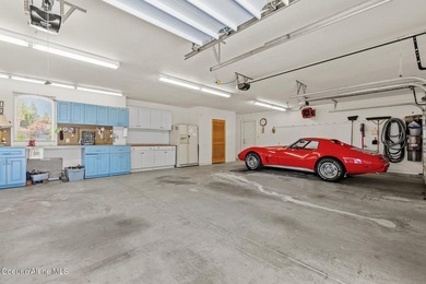 True single level living in this lovely zero-entry home in the - photo 23