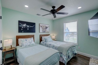 New fully furnished Coastal cottage stilt home in Holiday Beach - photo 23