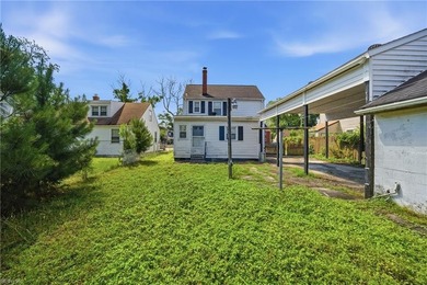 Great investment opportunity with a large detached garage - photo 23