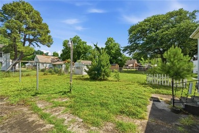 Great investment opportunity with a large detached garage - photo 25