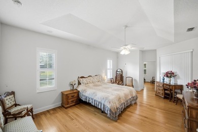 Welcome to this well-appointed single-story residence in Winding - photo 25