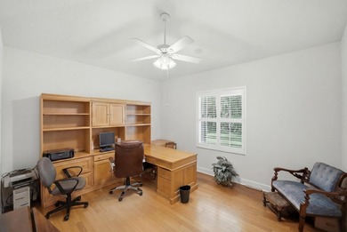 Welcome to this well-appointed single-story residence in Winding - photo 28