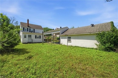 Great investment opportunity with a large detached garage - photo 29