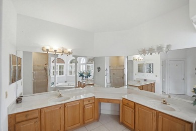 Welcome to this well-appointed single-story residence in Winding - photo 30