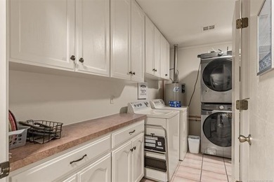 Experience the ultimate lakefront retreat on beautiful Fort - photo 31