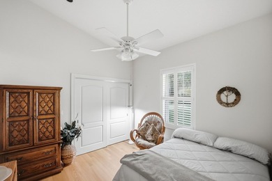 Welcome to this well-appointed single-story residence in Winding - photo 35