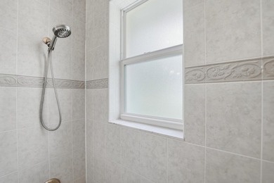 Welcome to this well-appointed single-story residence in Winding - photo 39