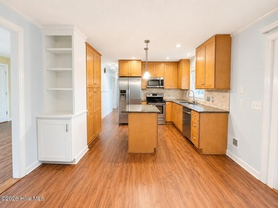 Charming 3-bedroom, 2-bath home located in the highly desirable - photo 8