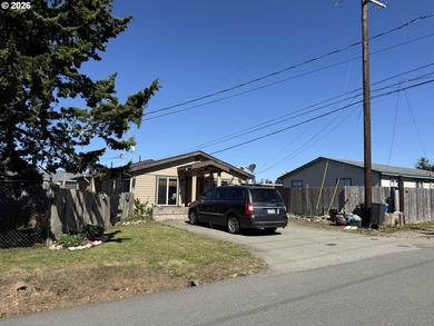 Rare Brookings Investment Opportunity! Two detached homes on one - photo 17