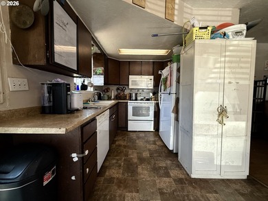 Rare Brookings Investment Opportunity! Two detached homes on one - photo 25