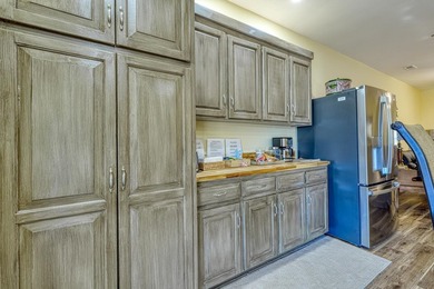 Welcome to this like new custom-built cottage where waterfront - photo 28